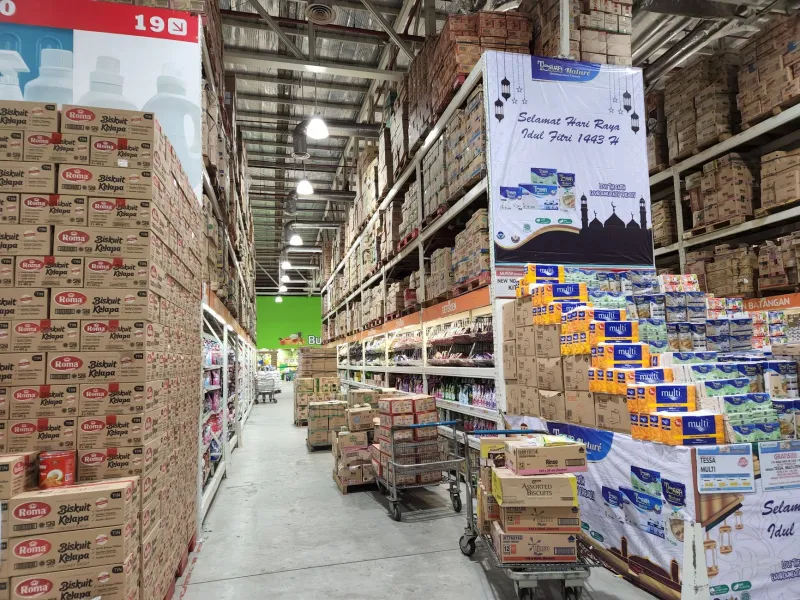 Mega-Store Mind Games: How Giant Retailers Get You to Buy Stuff You Never Planned On